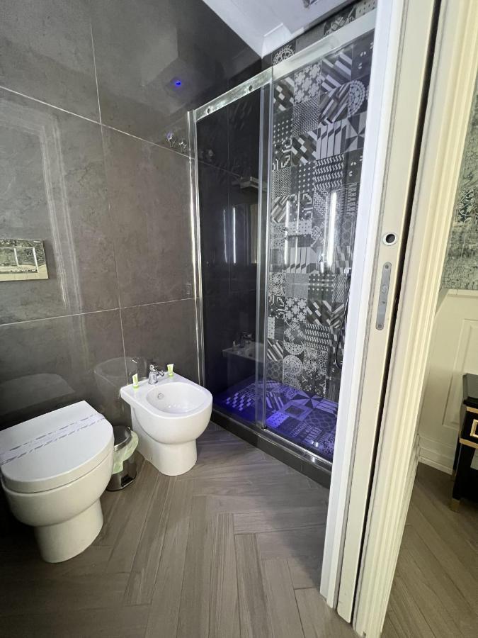 Relais Piazza Vittoria Panzió Nápoly Kültér fotó